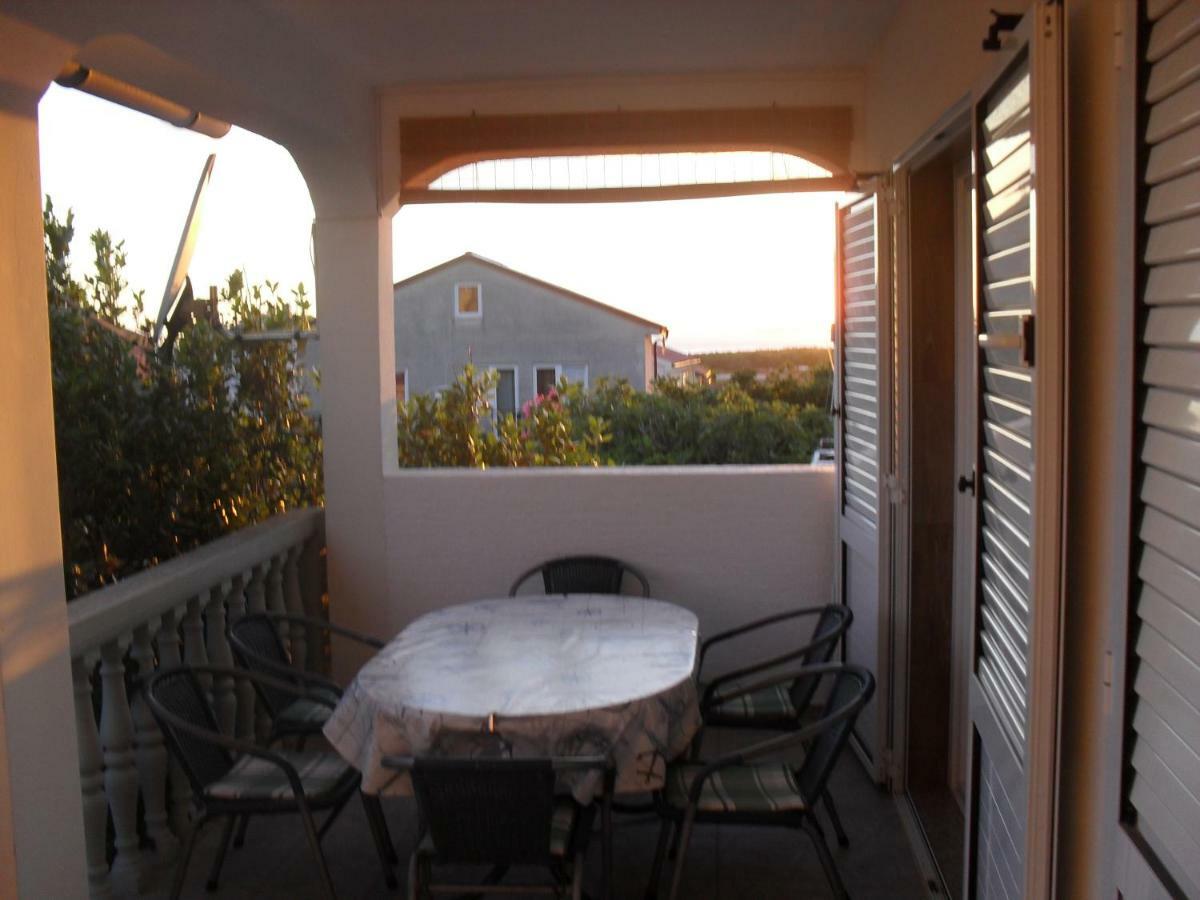 Apartment Zdenka Povljana Luaran gambar